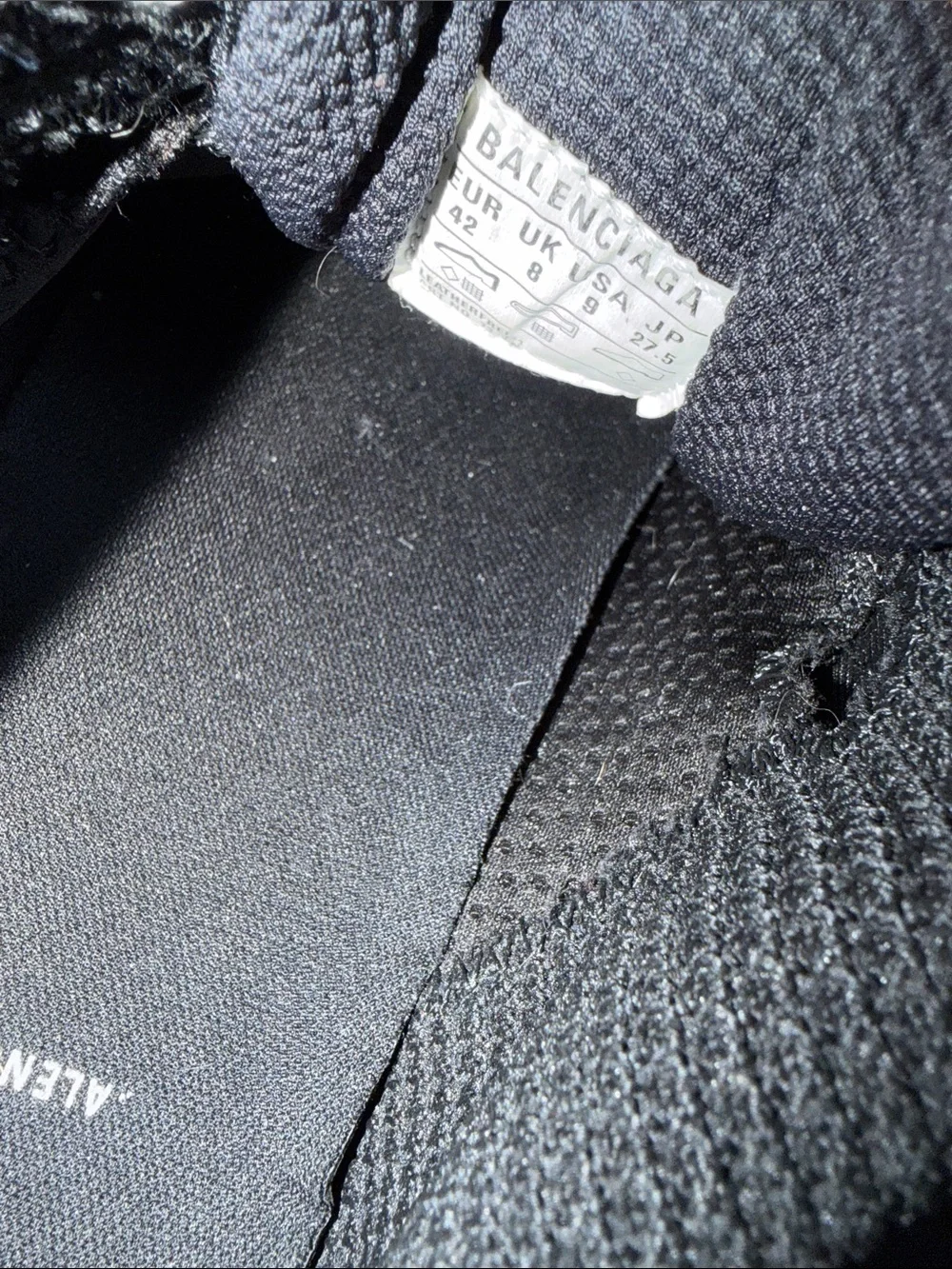 Men's Balenciaga 3XL - Picture 6 of 12